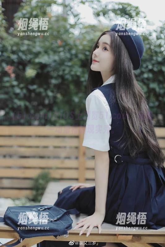 在iOS上浏览51.com，宛如一场滑稽的现实秀。