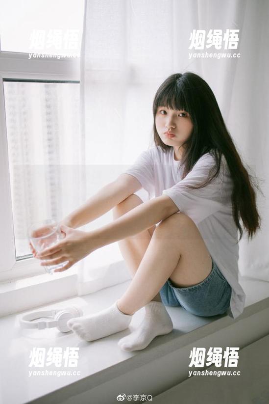 51吃瓜 冲进“51吃瓜”官网入口,我的心情和水果拼盘一样,五味杂陈、妙不可言。