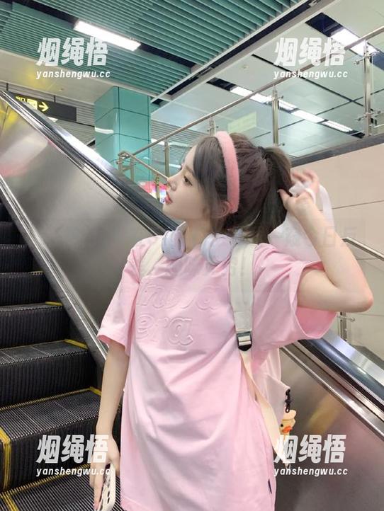 51热门 就在51热门:下载一窥今日反差,趣味无穷!