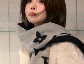 每次打开“91吃瓜中心”网页,猜想剧情时我都忍不住按着自己的额头…