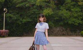 观看91黑料“免费版”，让人感觉图文并茂，心里那个美啊