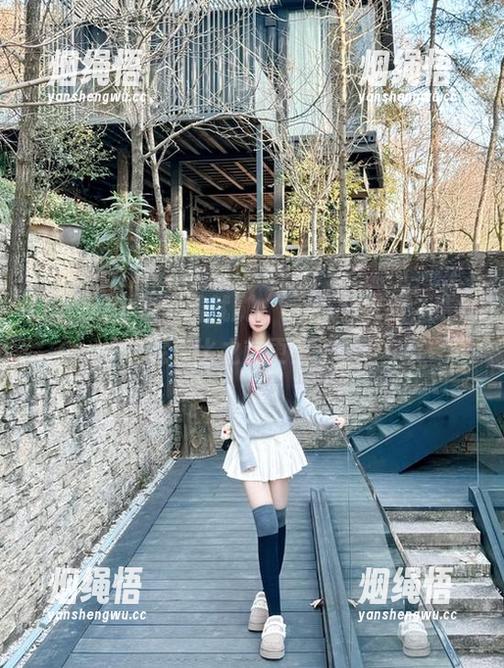 cgw 中午闲着就刷“cgw”视频,结果吃完饭比之前更饿了……