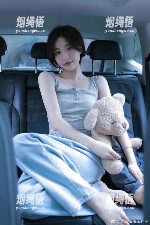 “瓜”友们注意了，五一吃瓜网让你“低调”爆料，今日免费上线！