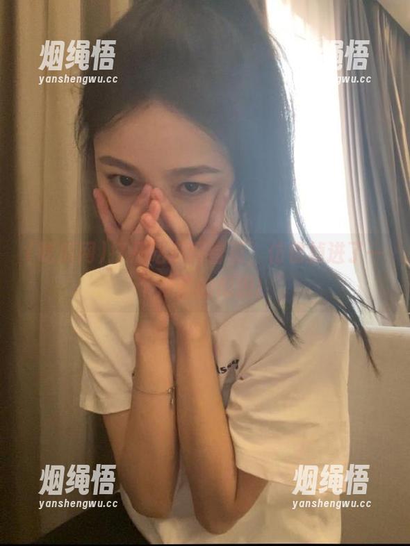 吃瓜网 打开吃瓜网首页,仿佛掉进了一个炫酷的瓜田!