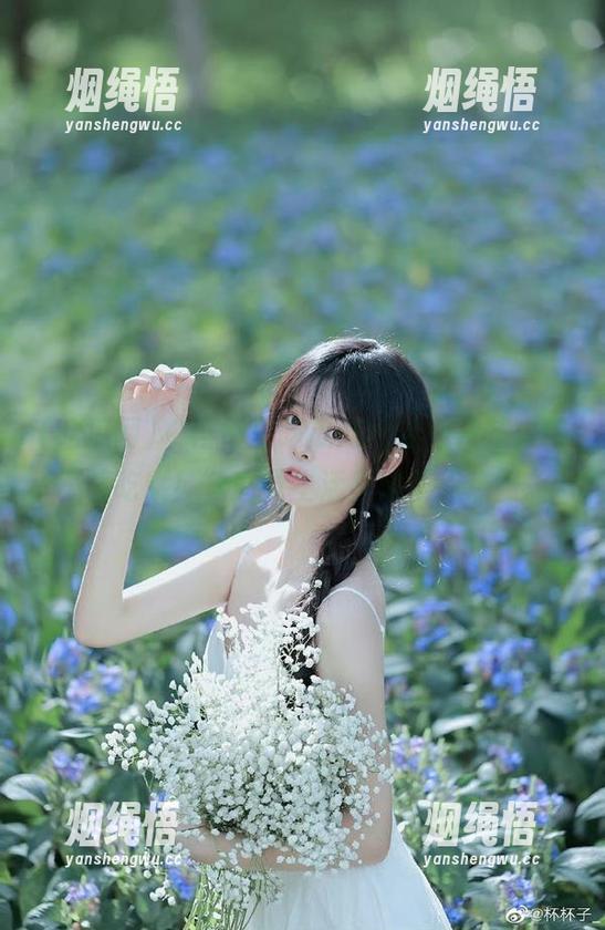 “再不查吃瓜网网址，八卦狗粮不够吃哦！”感觉生活里缺了点热闹。