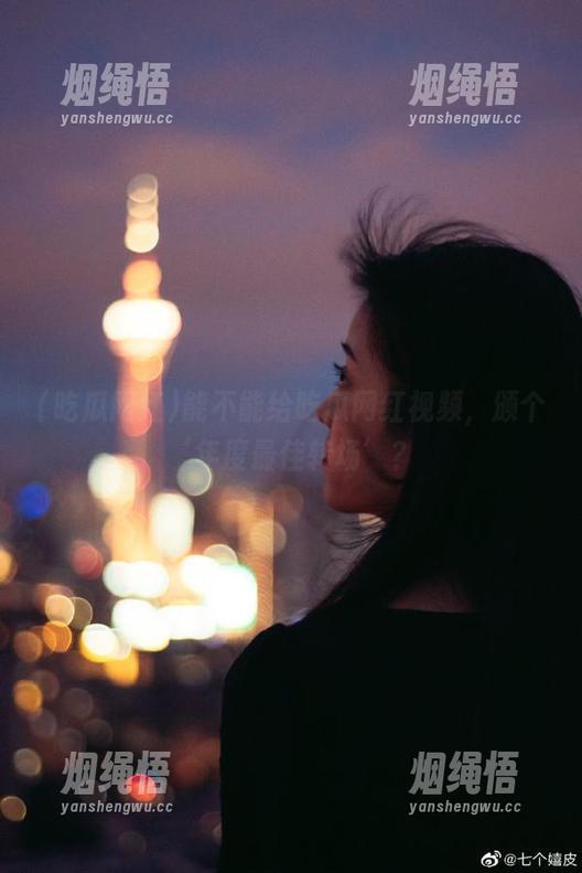 吃瓜网红 能不能给吃瓜网红视频,颁个‘年度最佳转场’?
