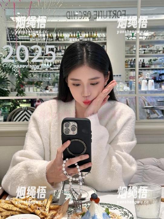 当真相被盖住时，只有明星黑料app能把它全揪出来！