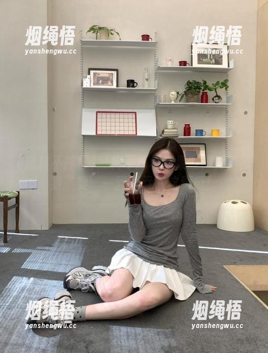 黑料不打样 黑料不打样苹果版:为了狠狠‘耍’一回,吞下这颗瓜!