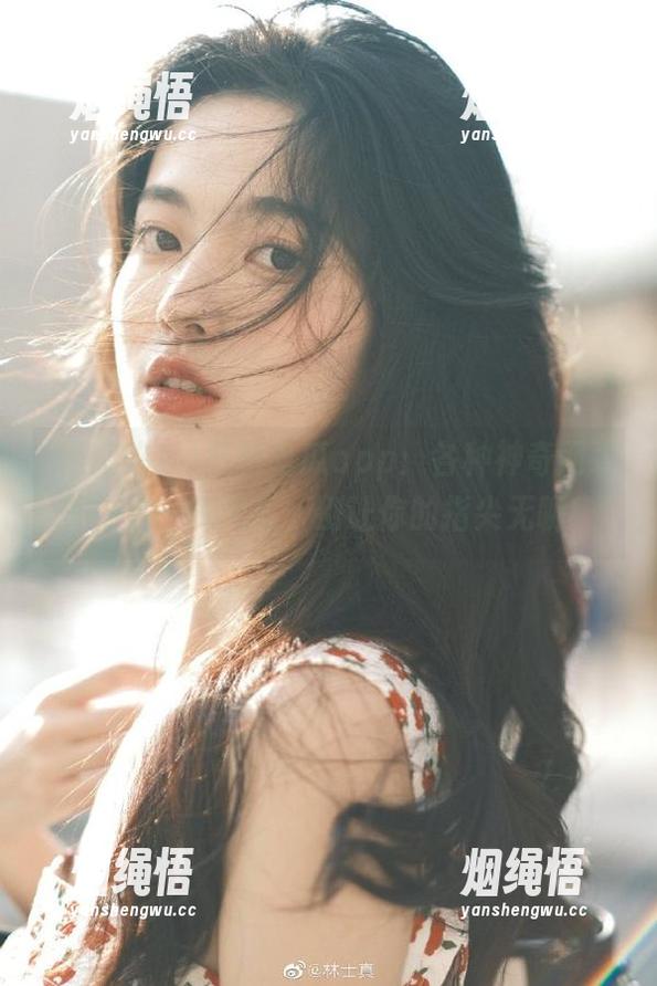 黑料吃瓜app：各种神奇网址等你来一探究竟，别让你的指尖无聊！