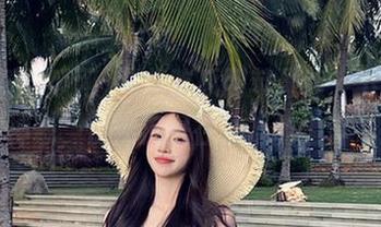 黑料吃瓜网苹果版,下载过程神奇,仿佛沉浸在八卦的海洋中!