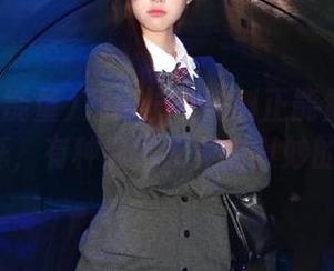 万篇长征黑料正能量在网页版里闪烁，有种诡异又莫名其妙的吸引力!